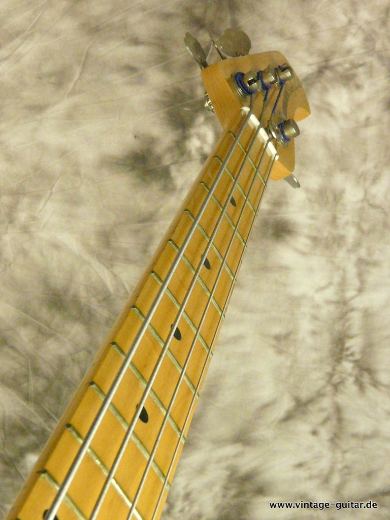 MusicMan-Stingray-Bass-1981-red-007.JPG