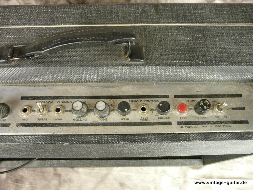 Supro_1615T_1958-004.JPG