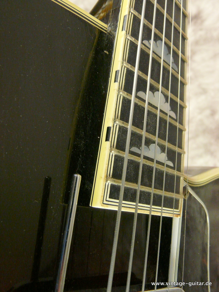 Levin-Jazz-Guitar-315-sunburst-mint-1961-020.JPG