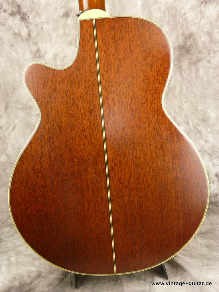 Takamine-EN-30C-1993-natural-004.JPG