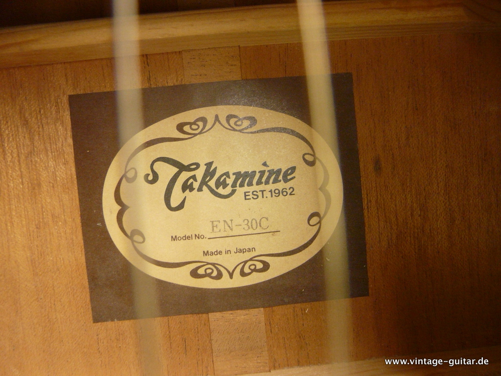 Takamine-EN-30C-1993-natural-014.JPG