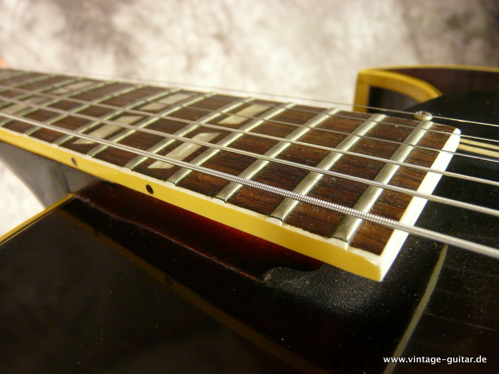 Gibson-ES-175-D-sunburst-1967-014.JPG