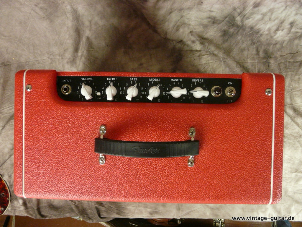 img/vintage/3119/Fender_Blues_Junior_Red_October_LE-003.JPG