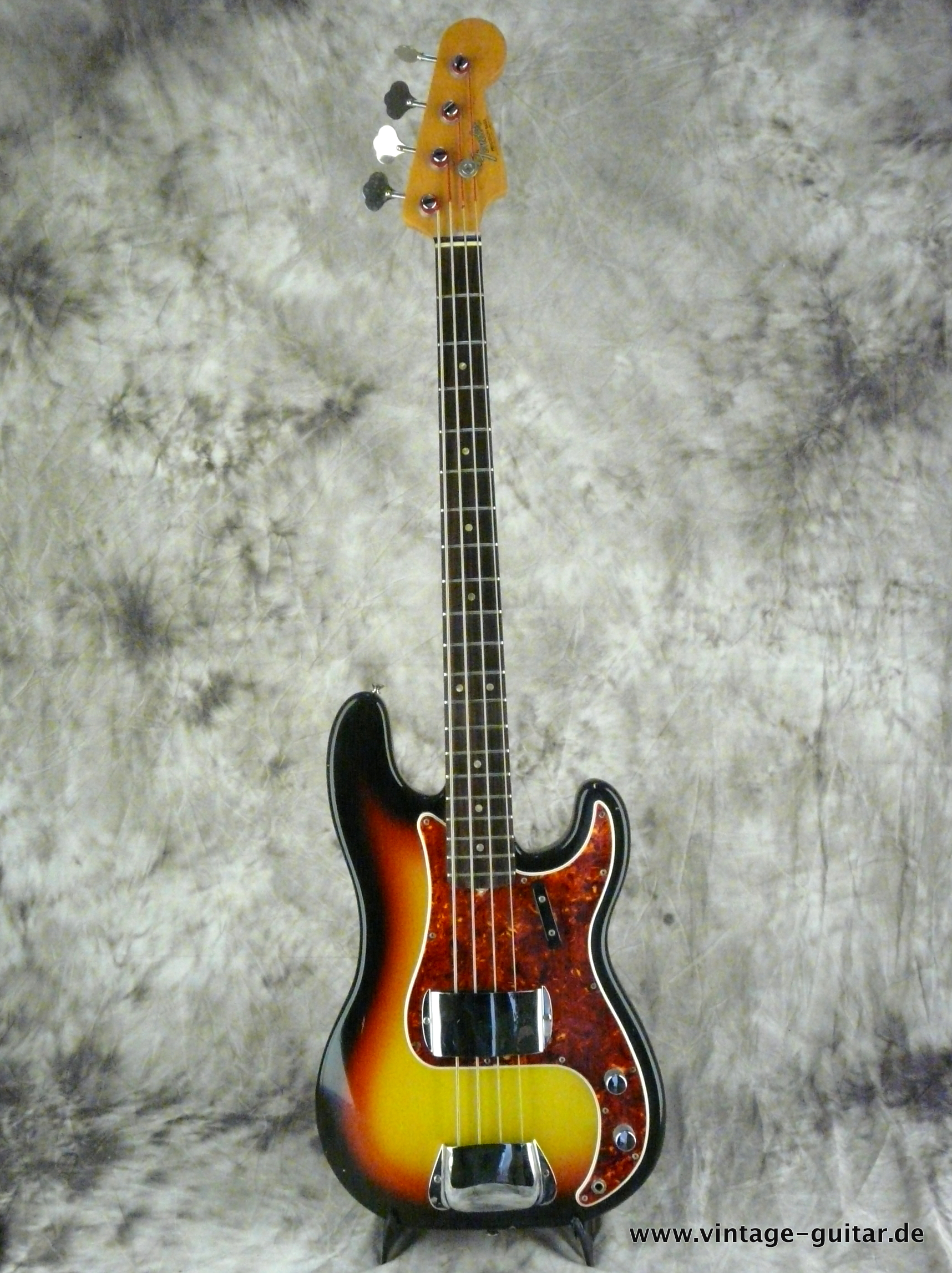 Fender-Precision-Bass-1966-sunburst-near-mint-001.JPG