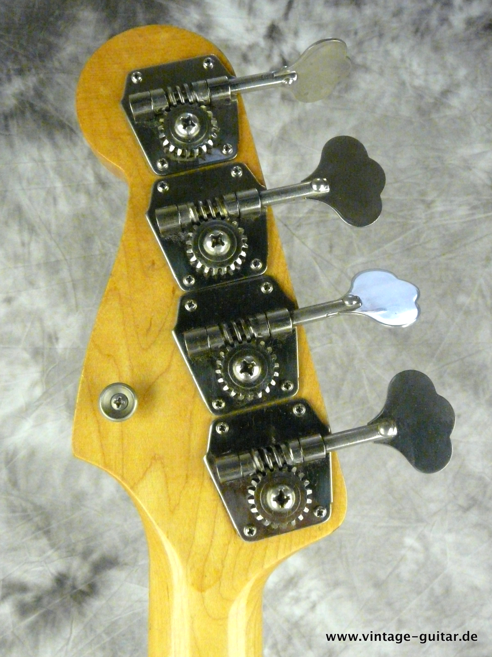 Fender-Precision-Bass-1966-sunburst-near-mint-006.JPG