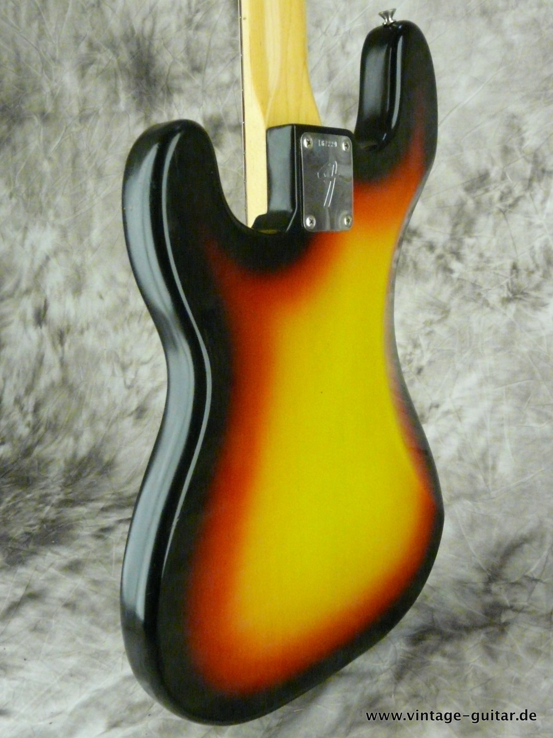 Fender-Precision-Bass-1966-sunburst-near-mint-009.JPG