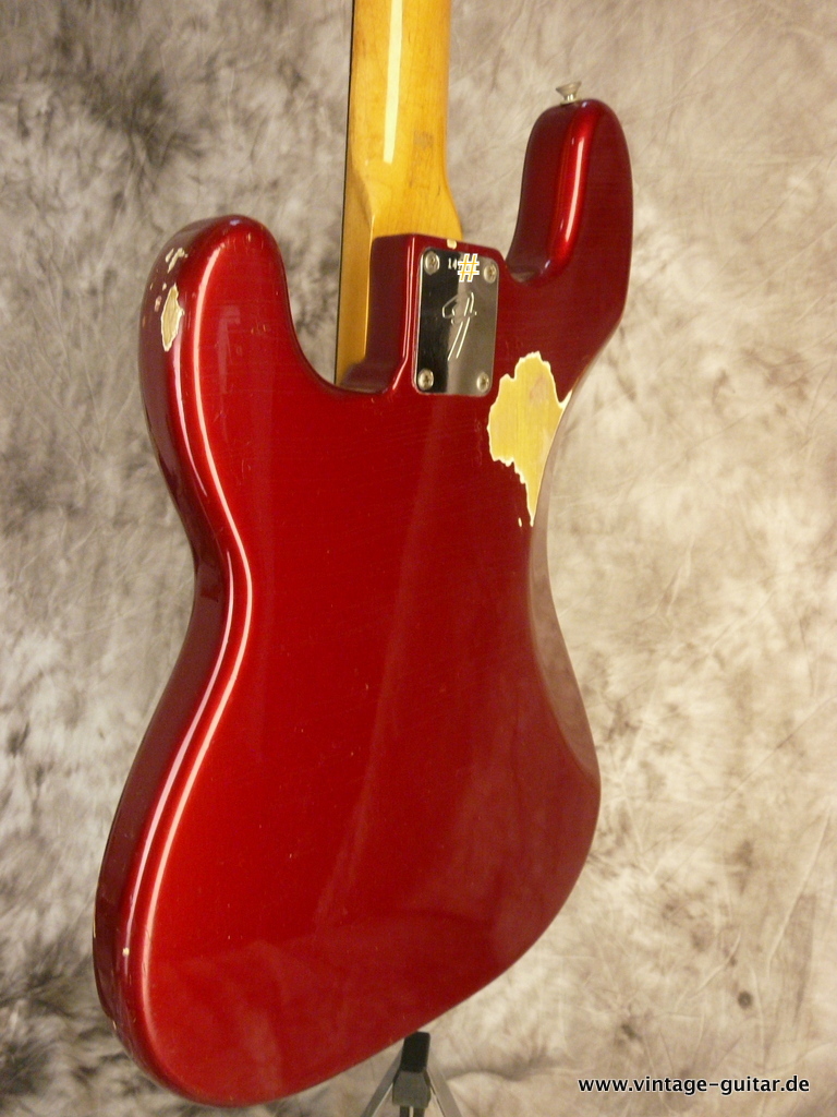 Fender-Precision-Bass-1966-Candy-Apple-Red-011.JPG