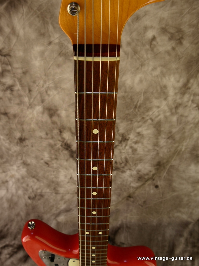 Fender-Jaguar-AVRI-1962-Vintage-Reissue-fiesta-red-011.JPG
