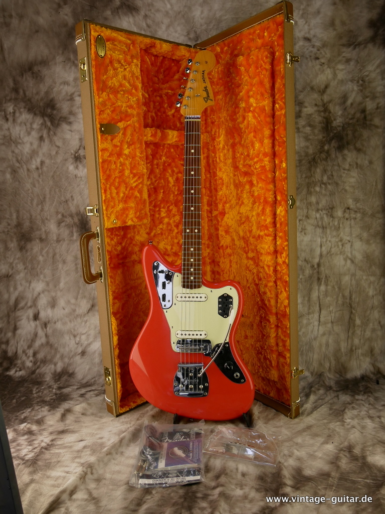 Fender-Jaguar-AVRI-1962-Vintage-Reissue-fiesta-red-013.JPG