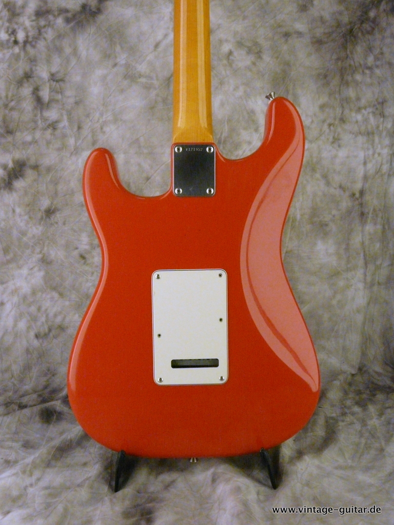 Fender-Stratocaster-AVRI-1962-Reissue-USA-fiesta-red-004.JPG