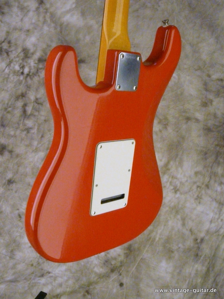 Fender-Stratocaster-AVRI-1962-Reissue-USA-fiesta-red-007.JPG