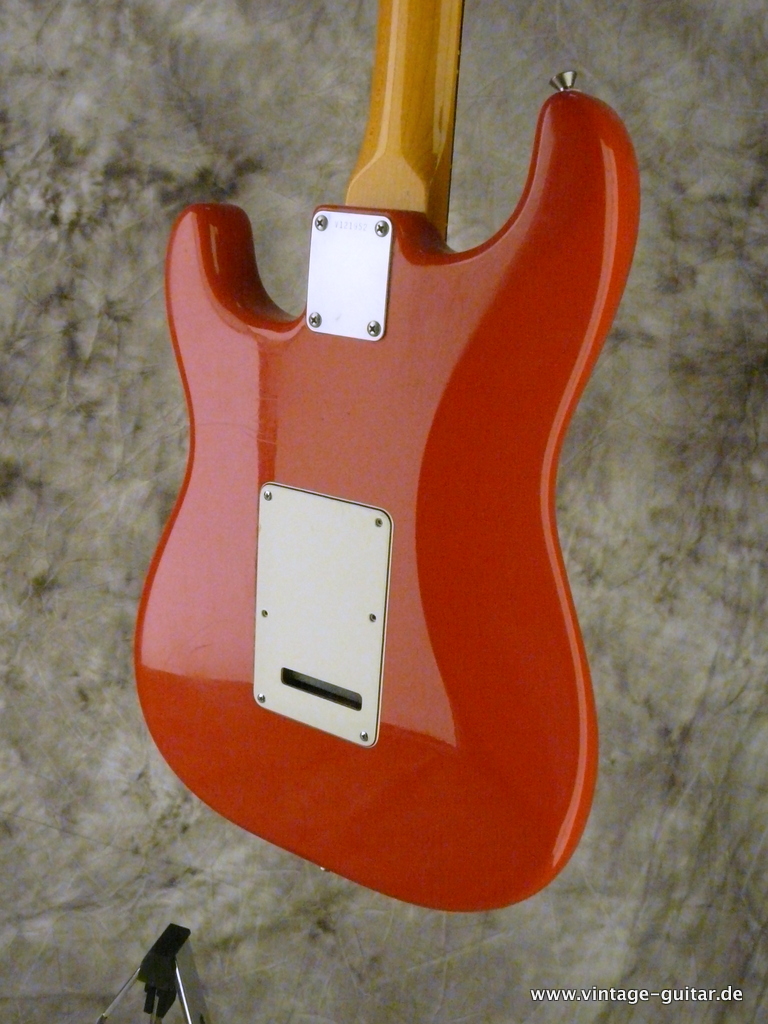 Fender-Stratocaster-AVRI-1962-Reissue-USA-fiesta-red-008.JPG