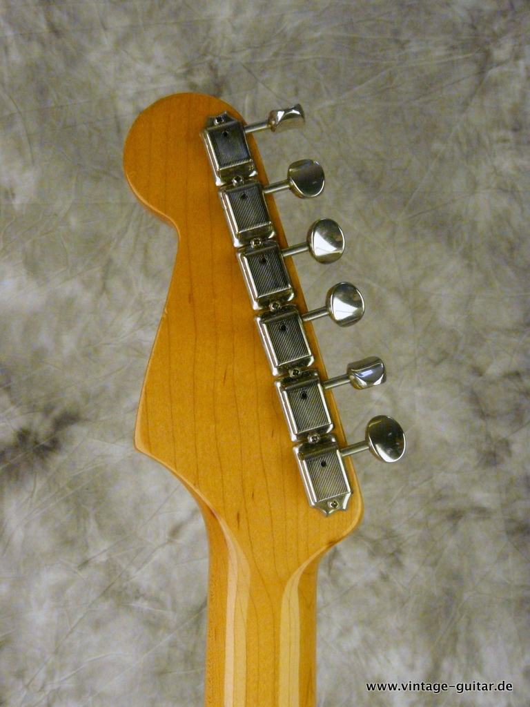 Fender-Stratocaster-AVRI-1962-Reissue-USA-fiesta-red-012.JPG