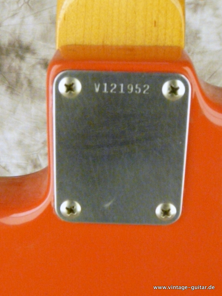 Fender-Stratocaster-AVRI-1962-Reissue-USA-fiesta-red-013.JPG