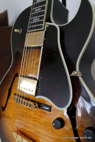 Gibson-ES-775-1990-sunburst-003.jpg