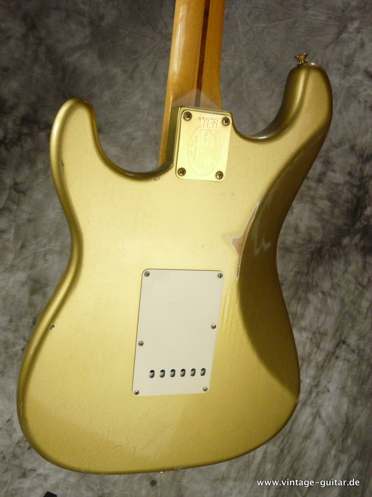 Fender-Stratocaster-1956-Reissue-Heavy-Relic-Custom-Shop-011.JPG