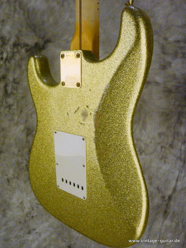 Fender-Stratocaster-1956-Relic-Custom-Shop-gold-sparkle-007.JPG