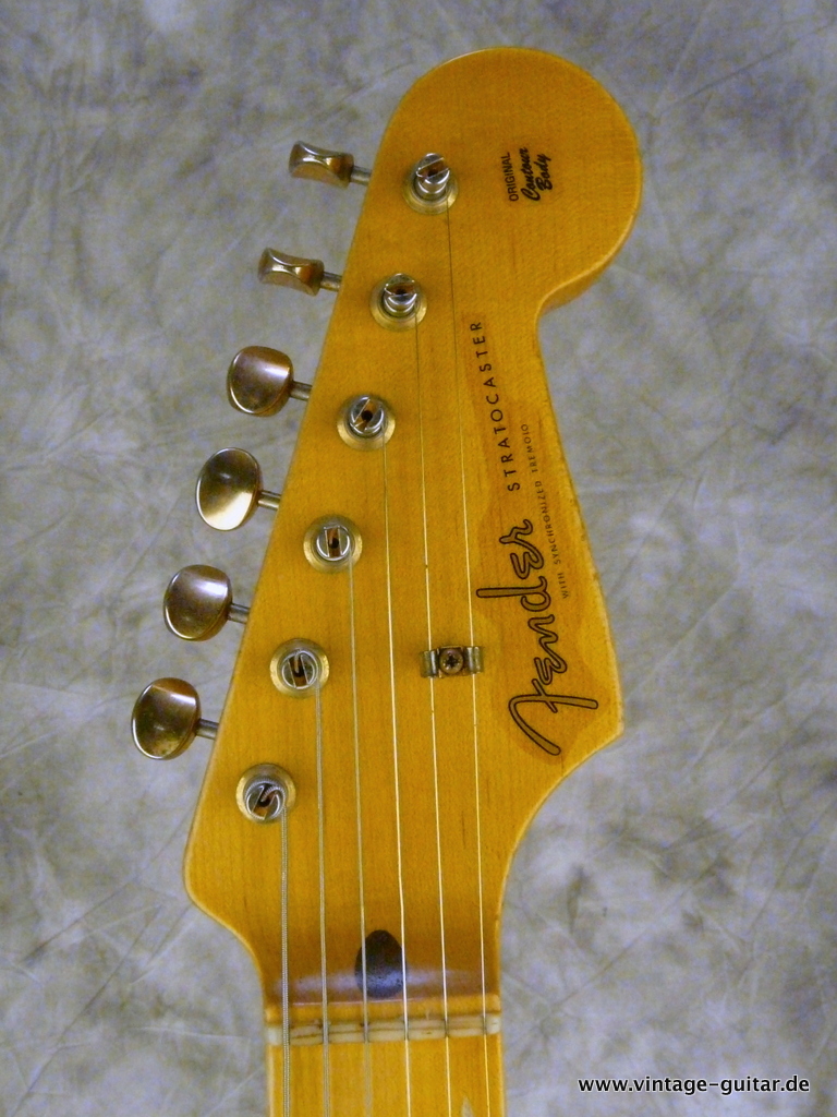Fender-Stratocaster-1956-Relic-Custom-Shop-gold-sparkle-009.JPG