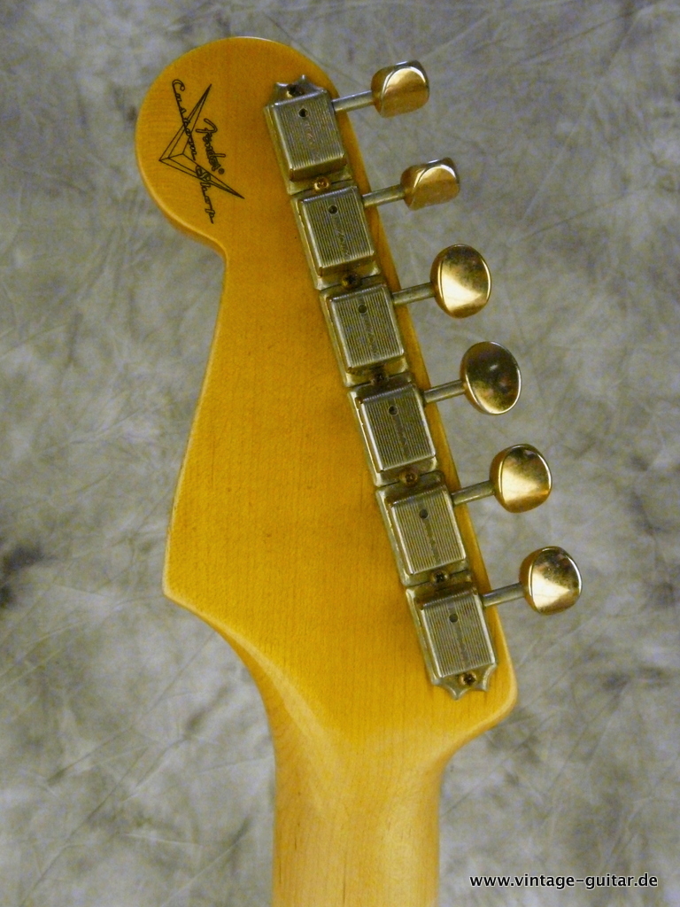 Fender-Stratocaster-1956-Relic-Custom-Shop-gold-sparkle-010.JPG