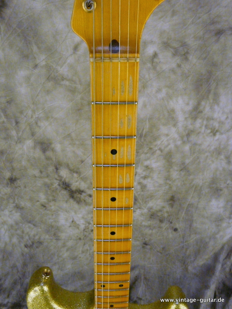 Fender-Stratocaster-1956-Relic-Custom-Shop-gold-sparkle-011.JPG