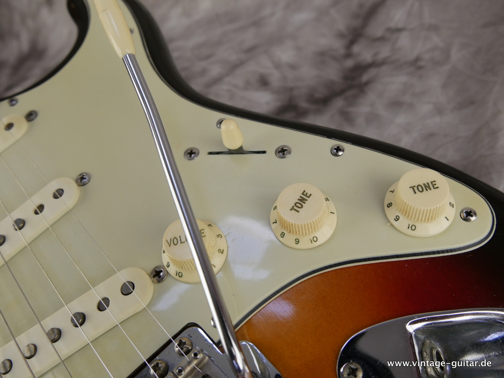 Fender-Stratocaster-1962-sunburst-slabboard-016.JPG
