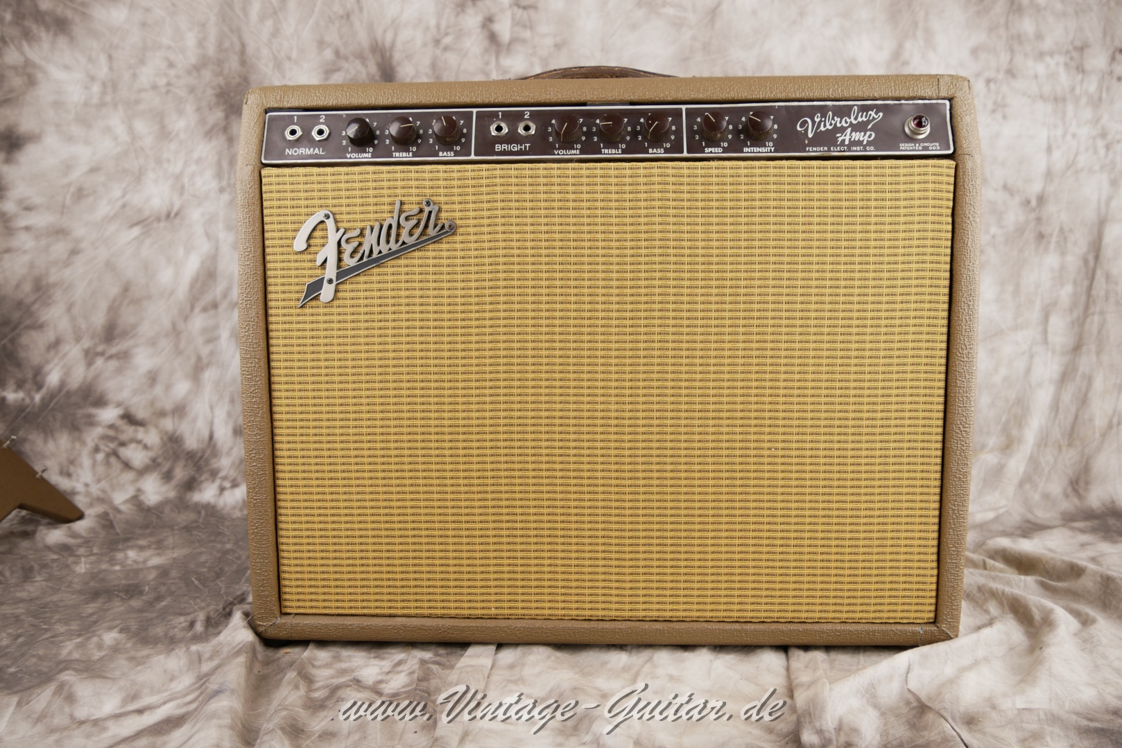 img/vintage/3169/Fender-Vibrolux-Amp-1962-brown-tolex-001.JPG