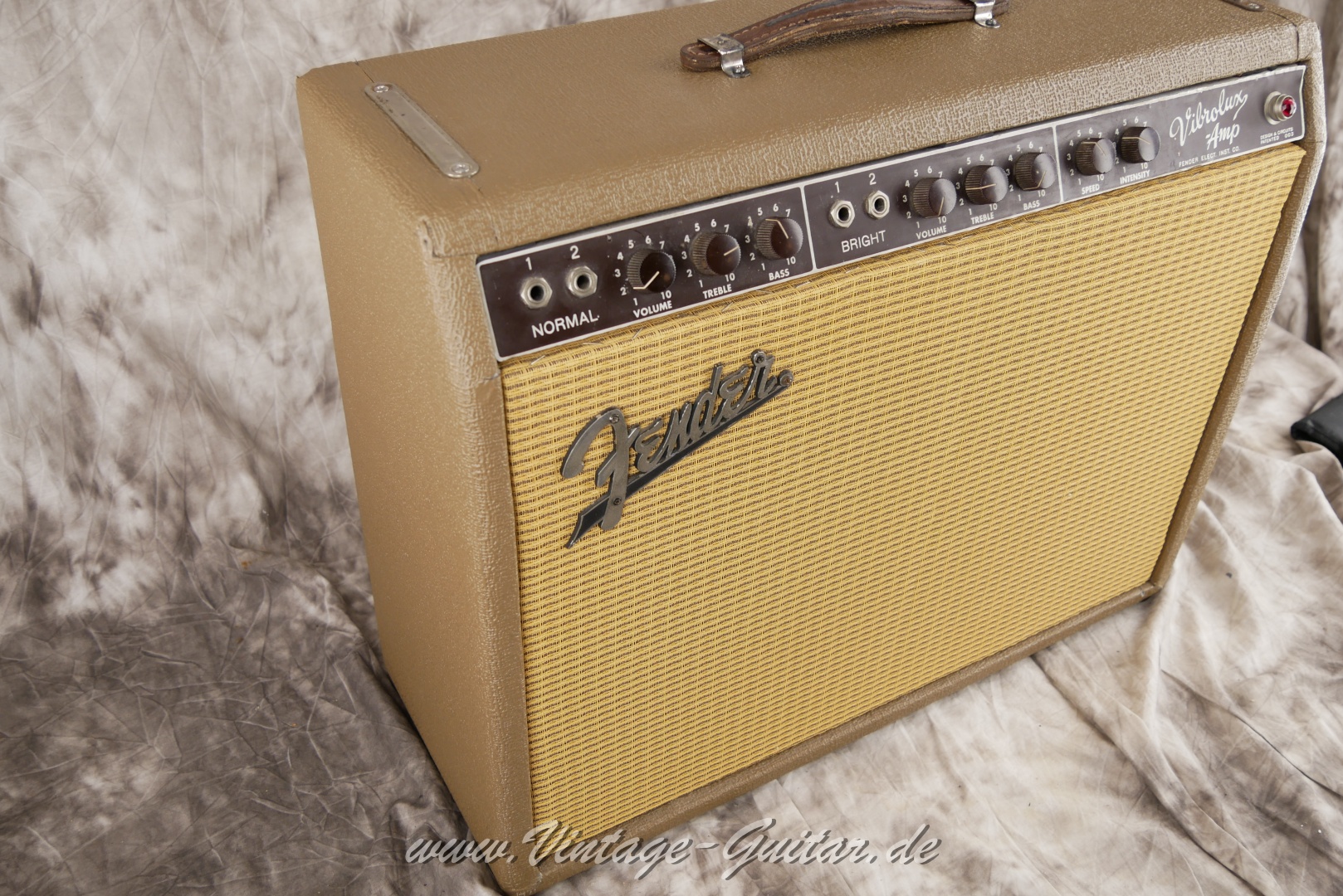 img/vintage/3169/Fender-Vibrolux-Amp-1962-brown-tolex-003.JPG