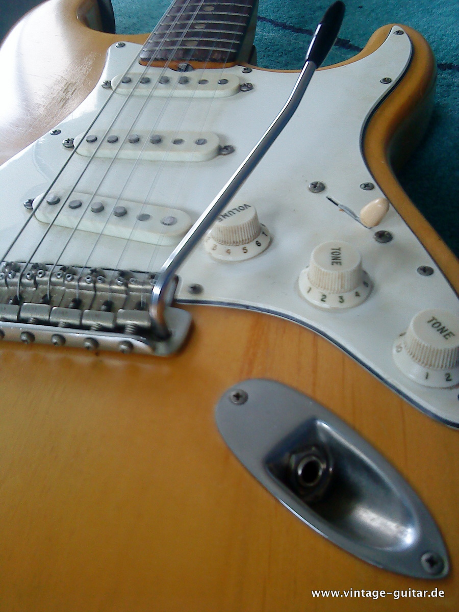 Fender-Stratocaster-1968-natural-010.jpg