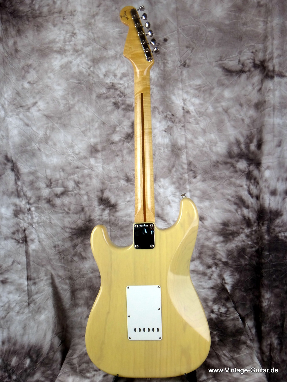 Fender-Stratocaster_1954-Reissue-Custom-Shop-Mary-Kaye-blonde-003.JPG