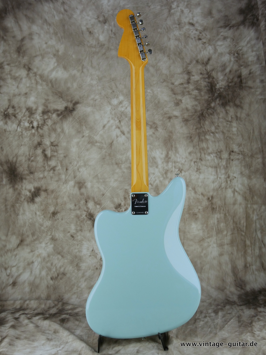 Fender-Jaguar-Thinskin-USA-2008-daphne-blue-003.JPG