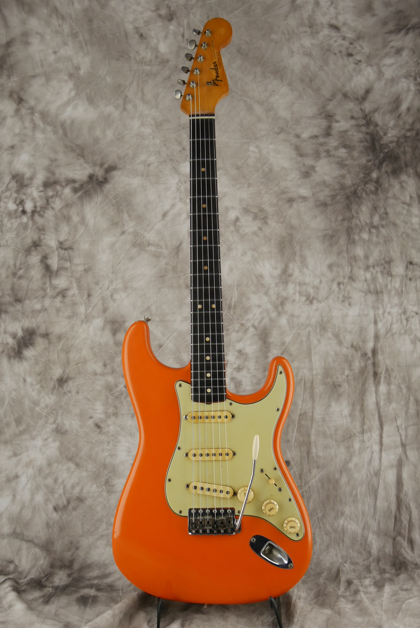 Fender-Stratocaster-1964-orange-refinish