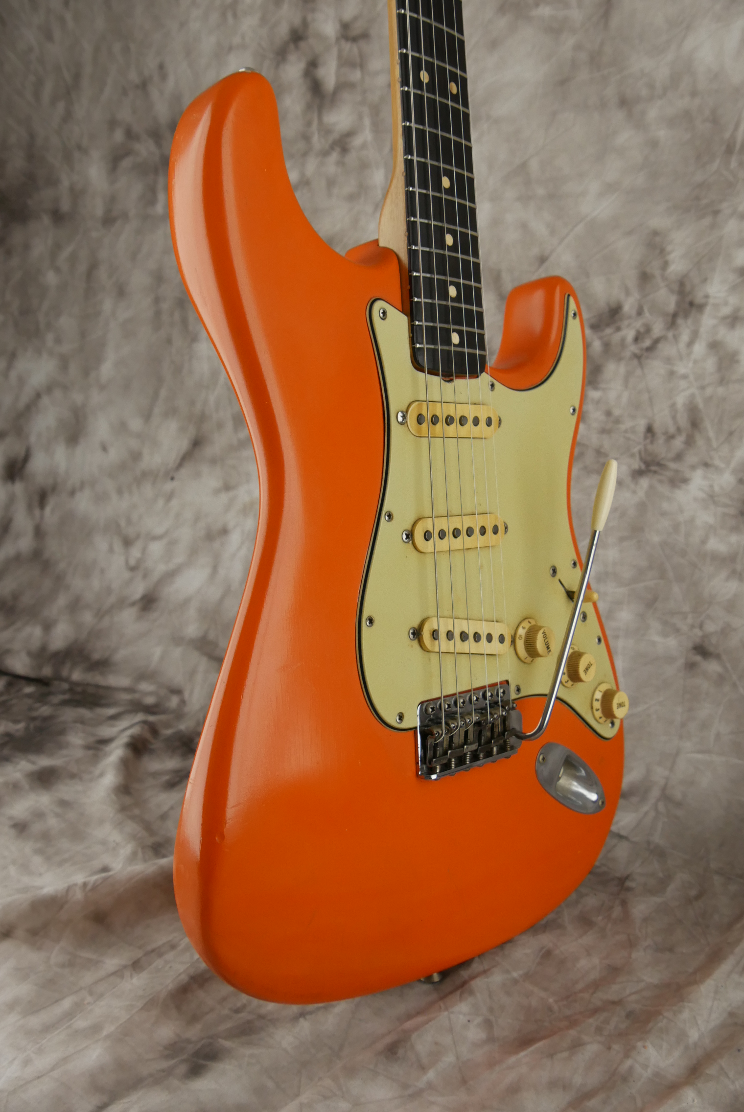 Fender-Stratocaster-1964-orange-refinish-005.JPG