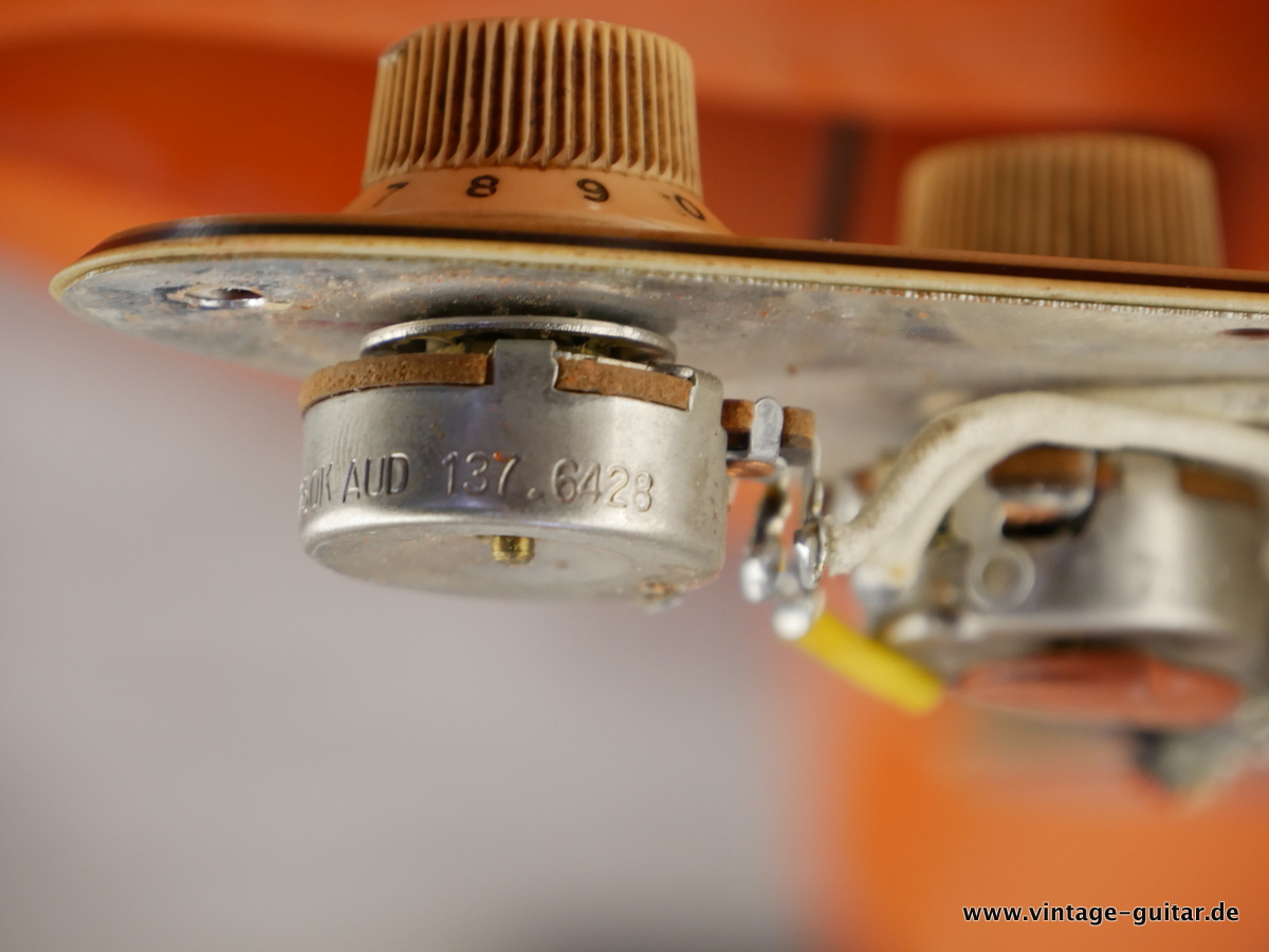 Fender-Stratocaster-1964-orange-refinish-025.JPG
