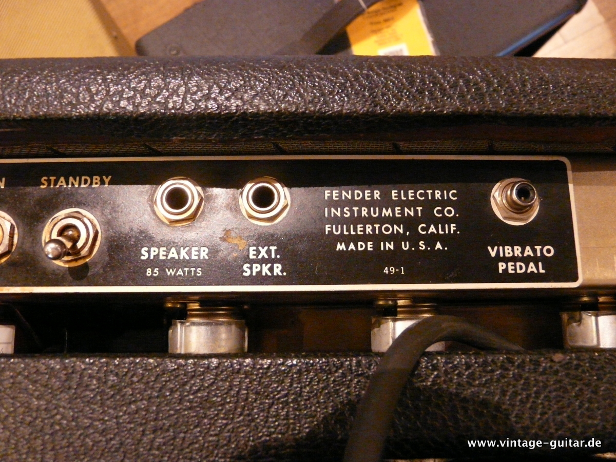 Fender-Showman-Amp-with-cabinet-1965-blackface-006.JPG