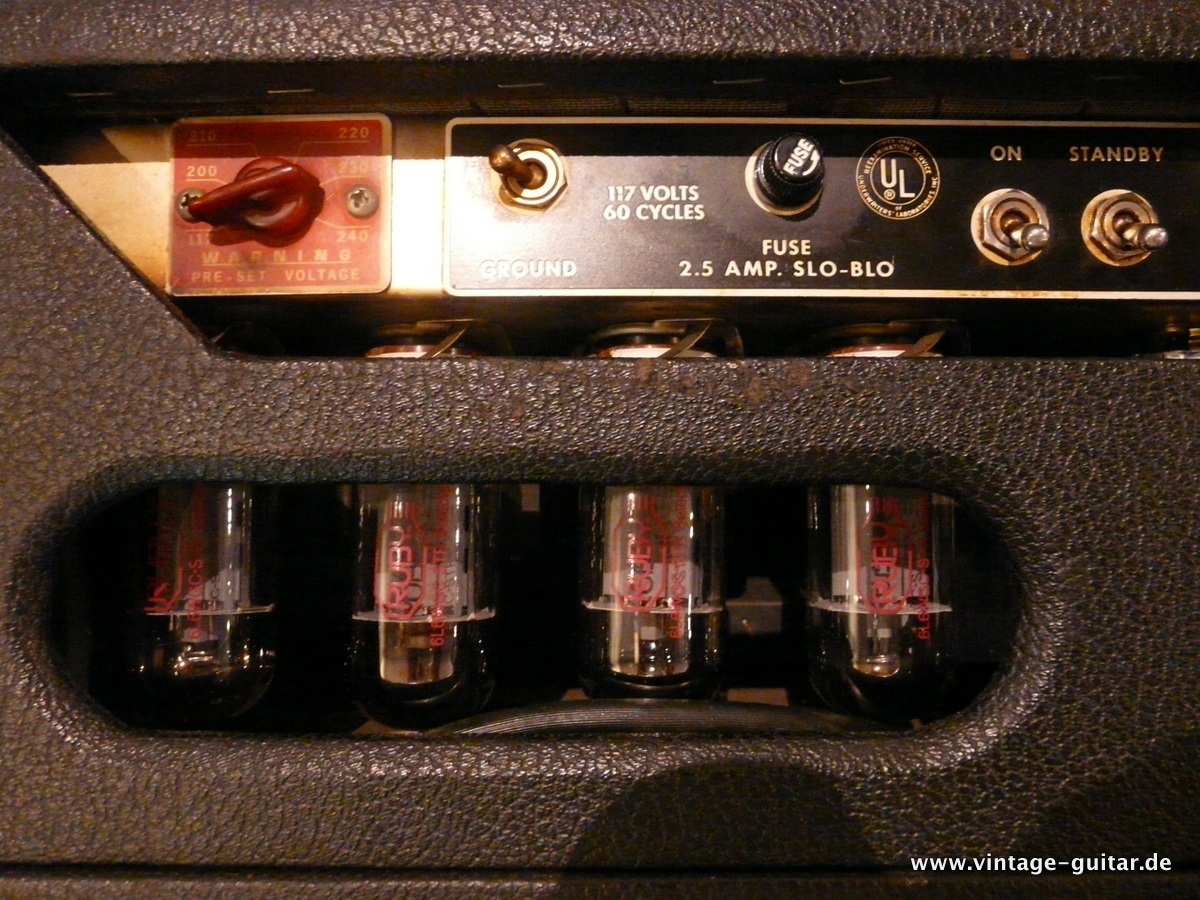 Fender-Showman-Amp-with-cabinet-1965-blackface-007.JPG
