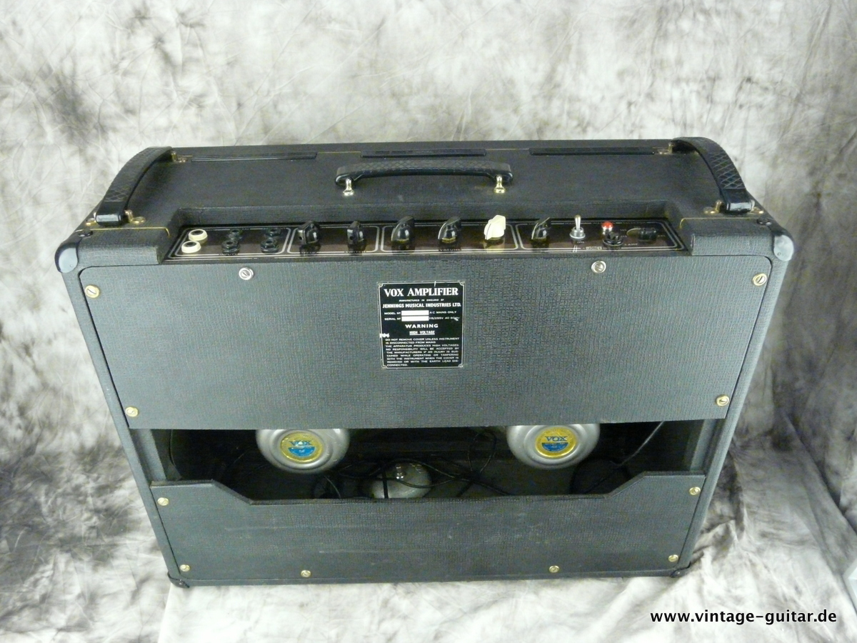 Vox-AC-30-Bass-1964-004.JPG