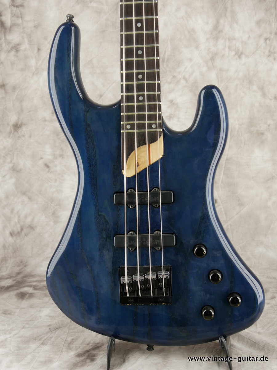 Esh-Bass-Sovereign-D-1995-blue-002.JPG