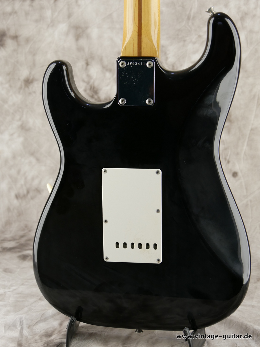 Squier-Fender-Stratocaster-JV-Series-1984-black-004.JPG