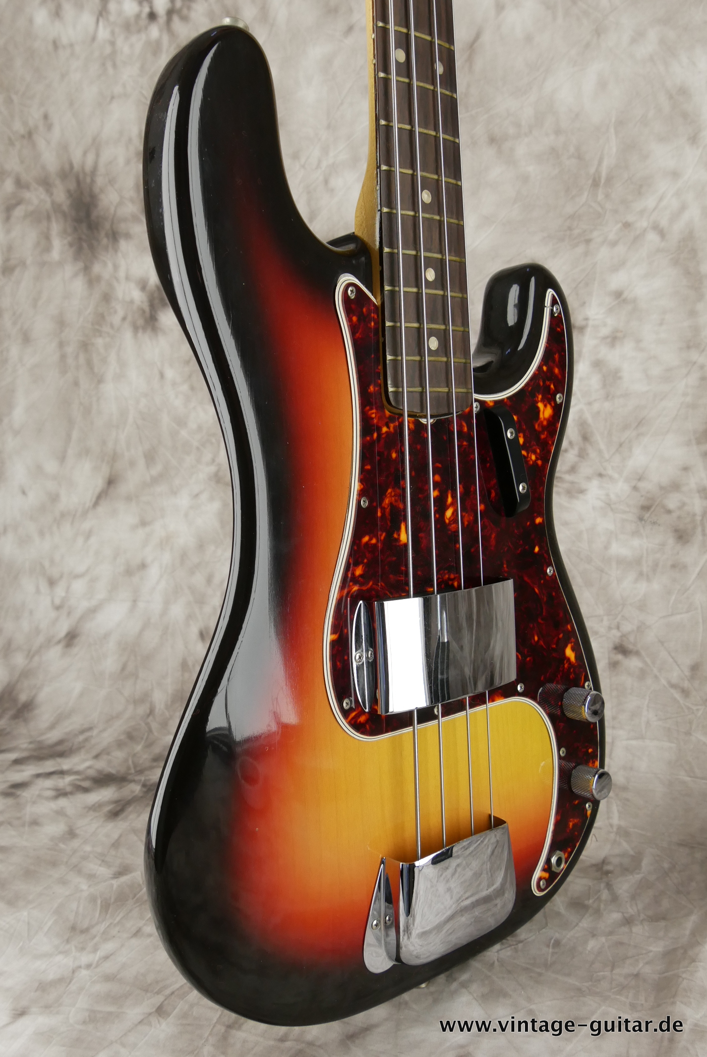 Fender-Precision-Bass-1965-sunburst-mint-condition-005.JPG