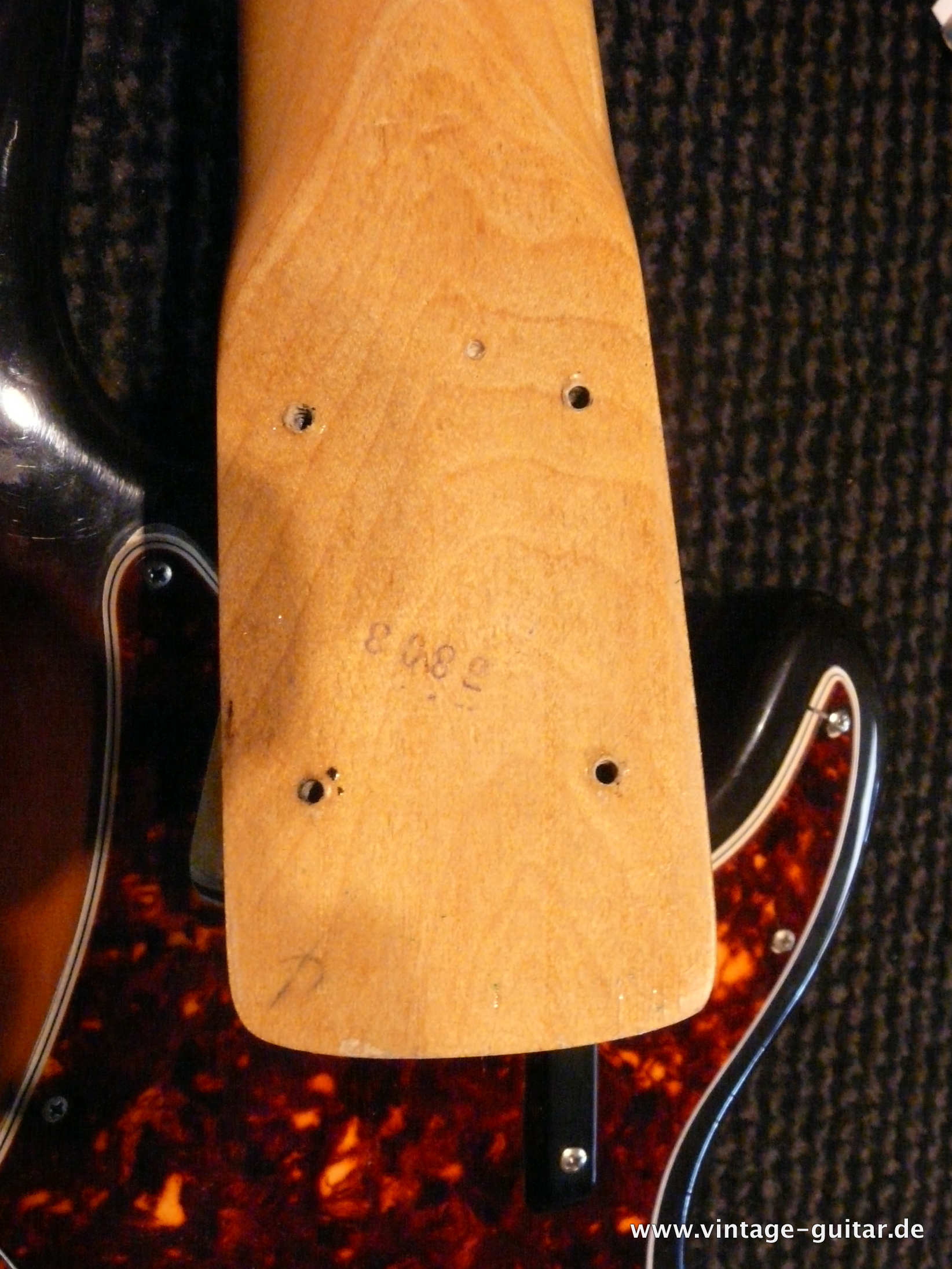 Fender-Precision-Bass-1965-sunburst-mint-condition-020.JPG