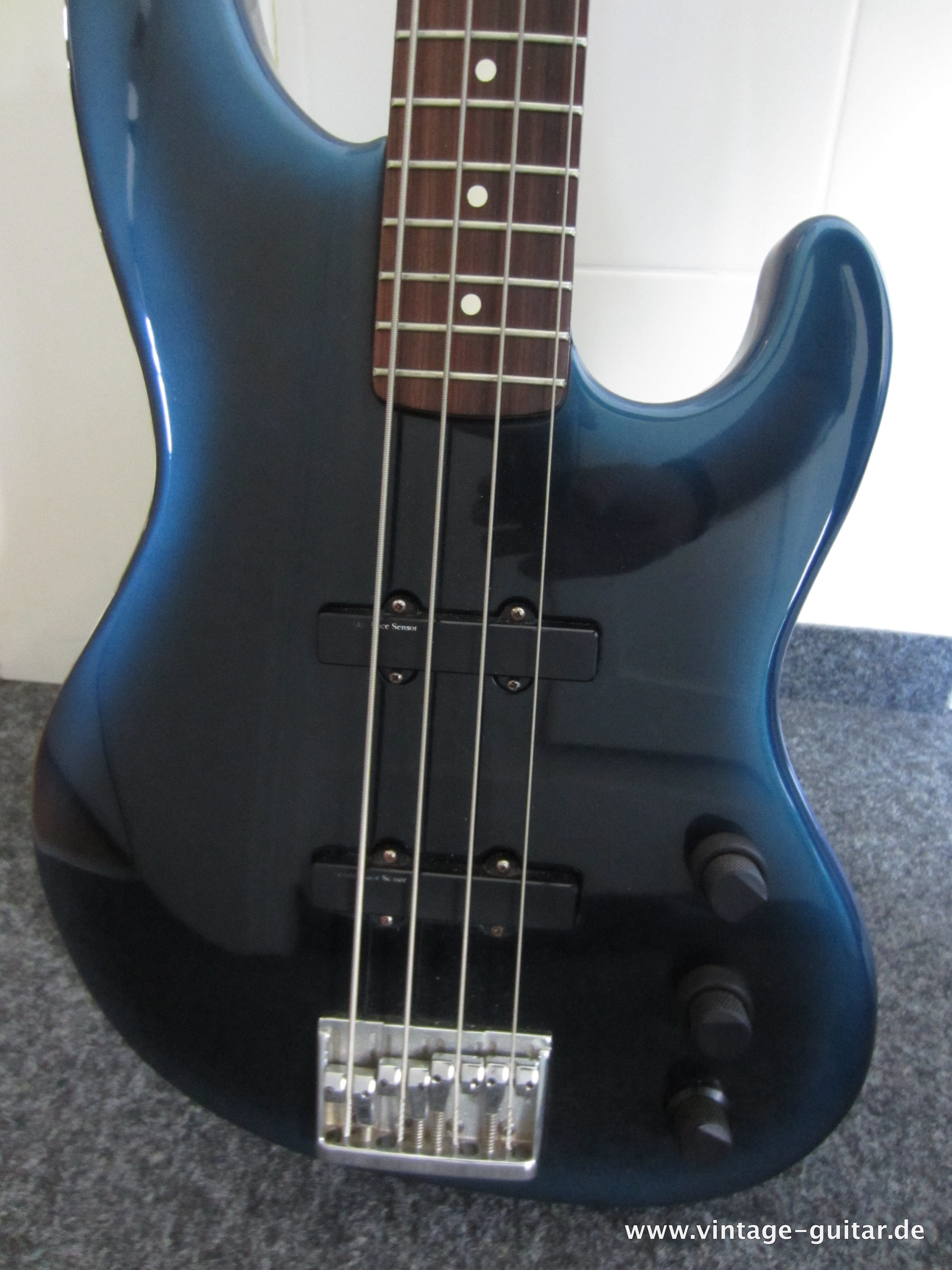 Fender-Jazz-Bass-Special-1990-blue-burst-005.jpg
