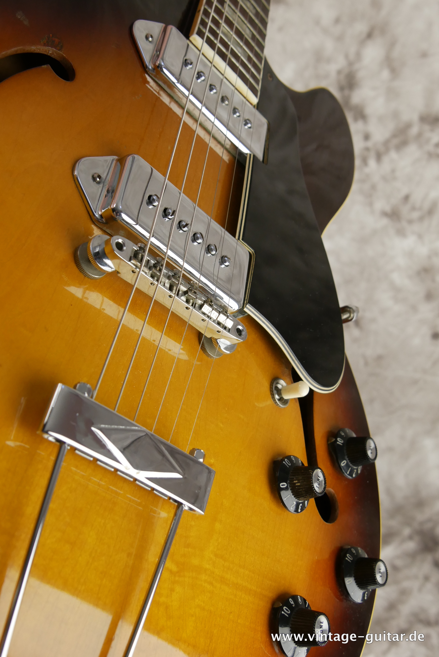 Gibson-ES-330-1967-sunburst-012.JPG