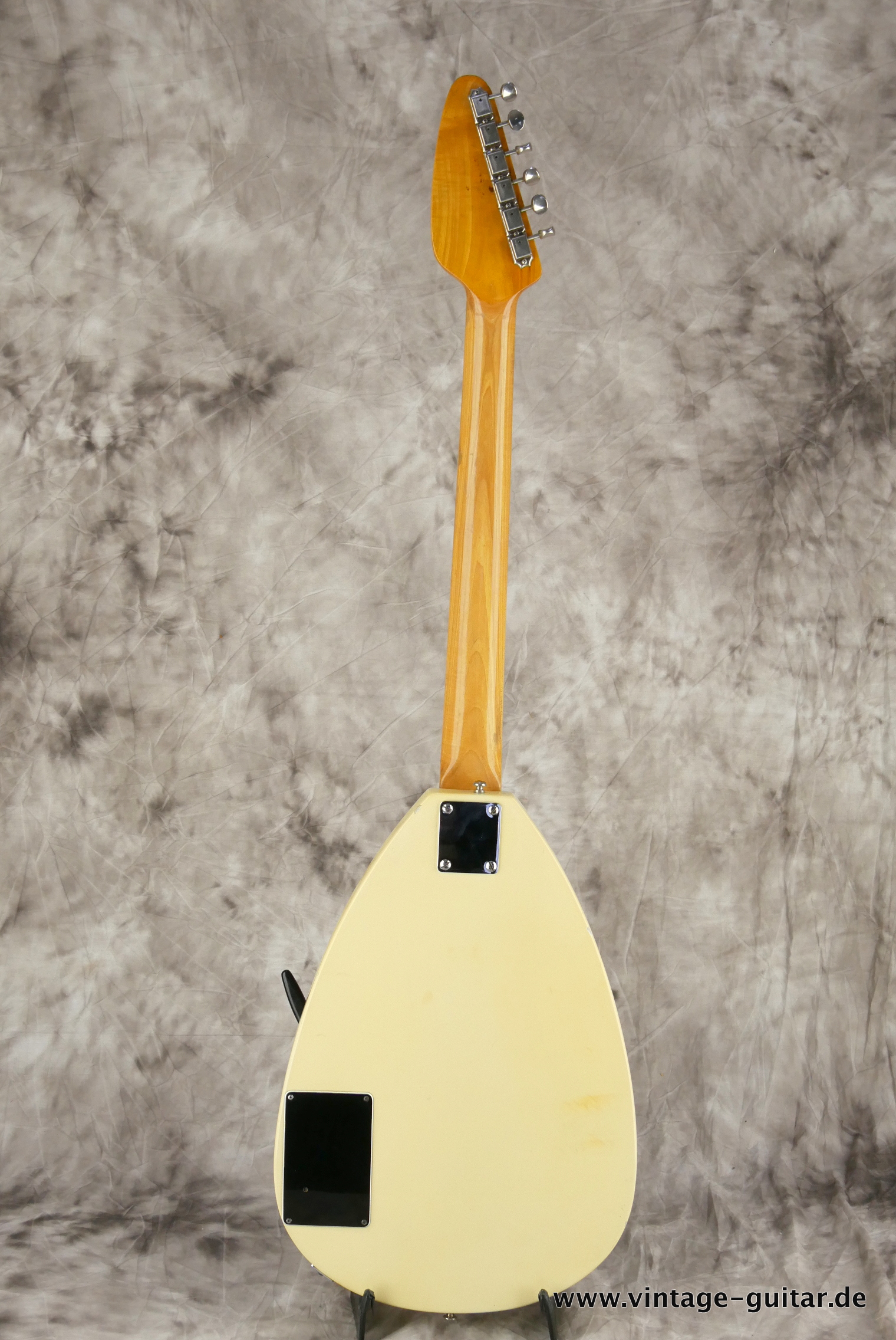 Vox-teardrop-Mark-VI-1964-white-004.JPG
