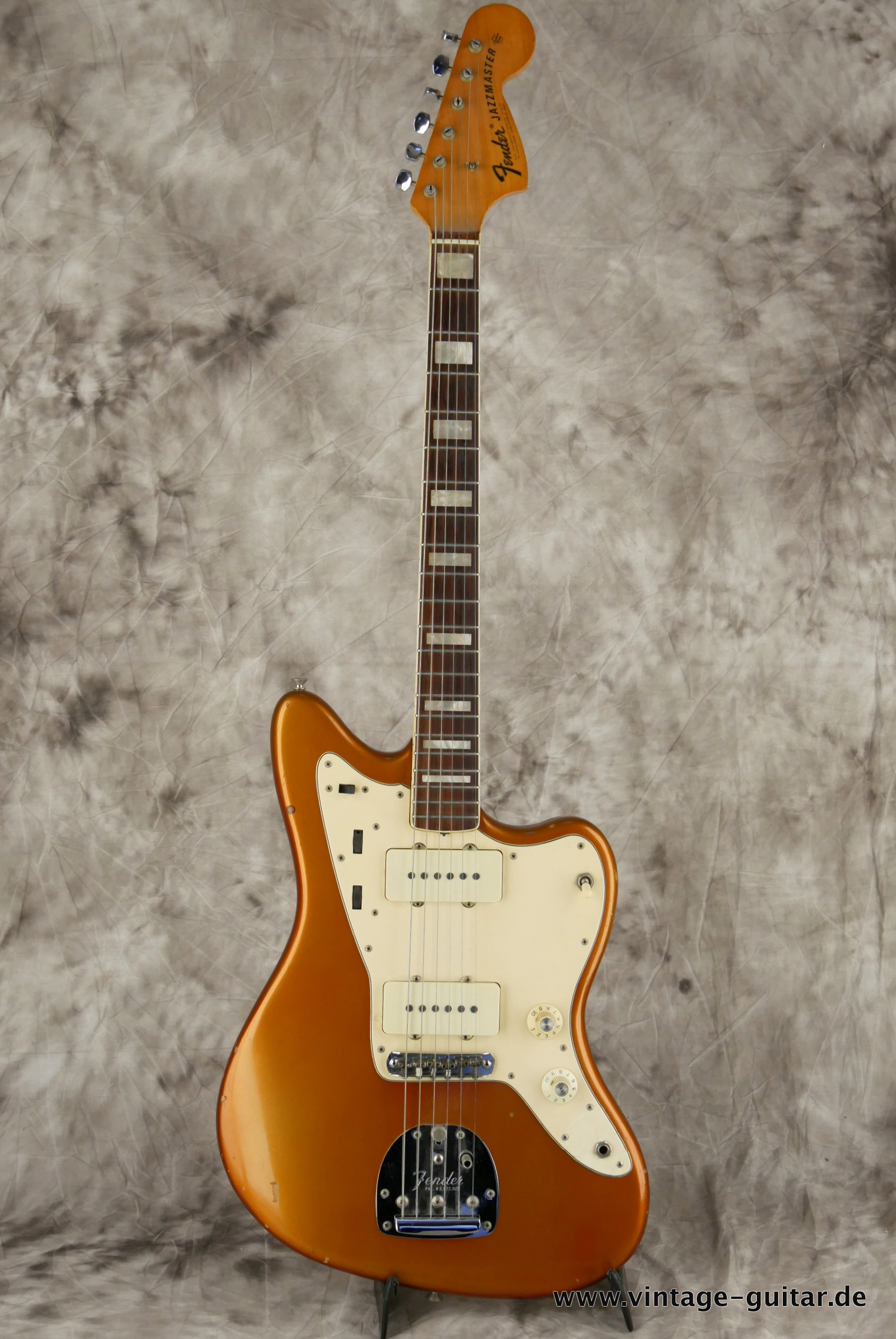 Fender-Jazzmaster-1973-candy-apple-red-001.JPG