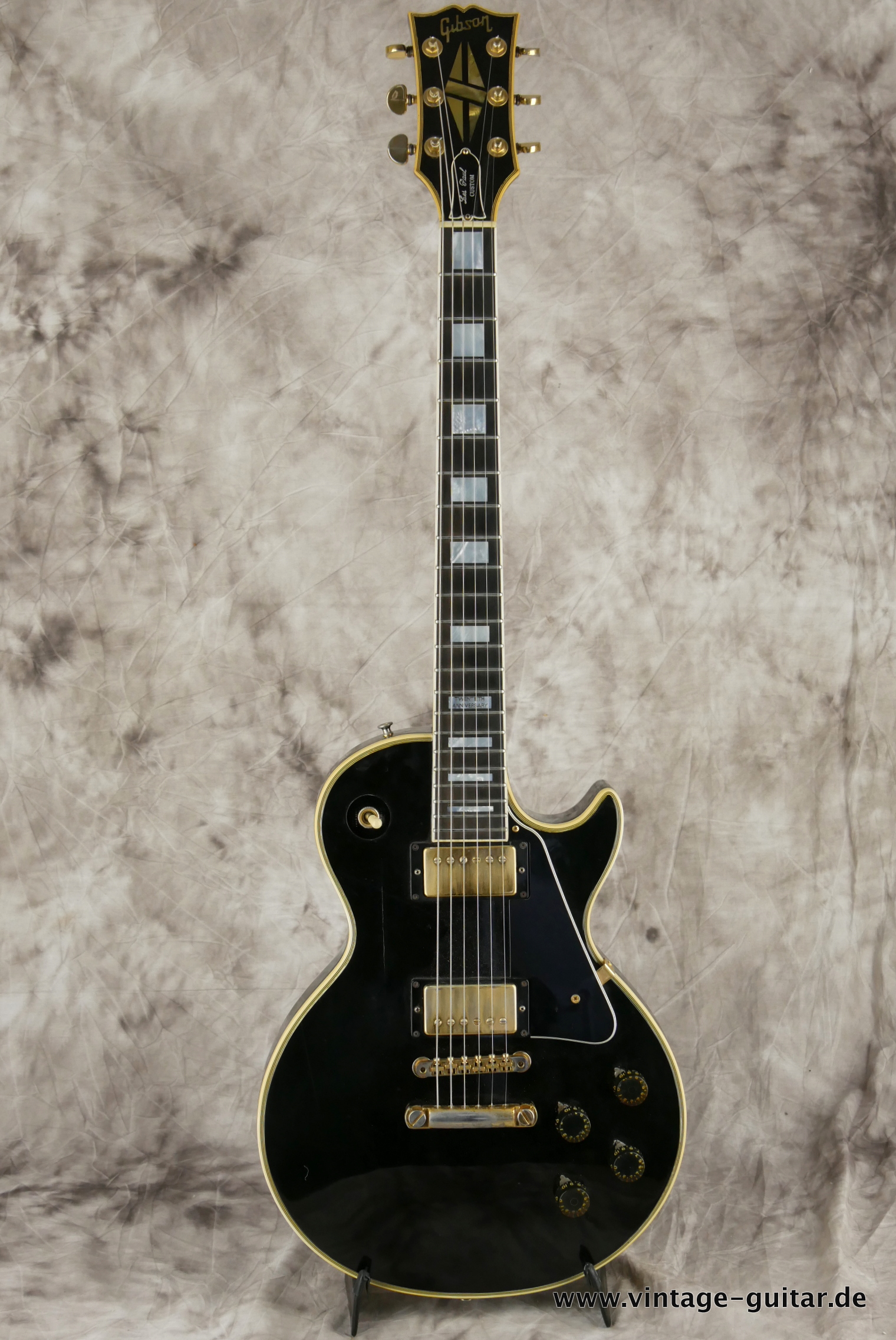 Gibson-Les-Paul-Custom-1974-black-001.JPG