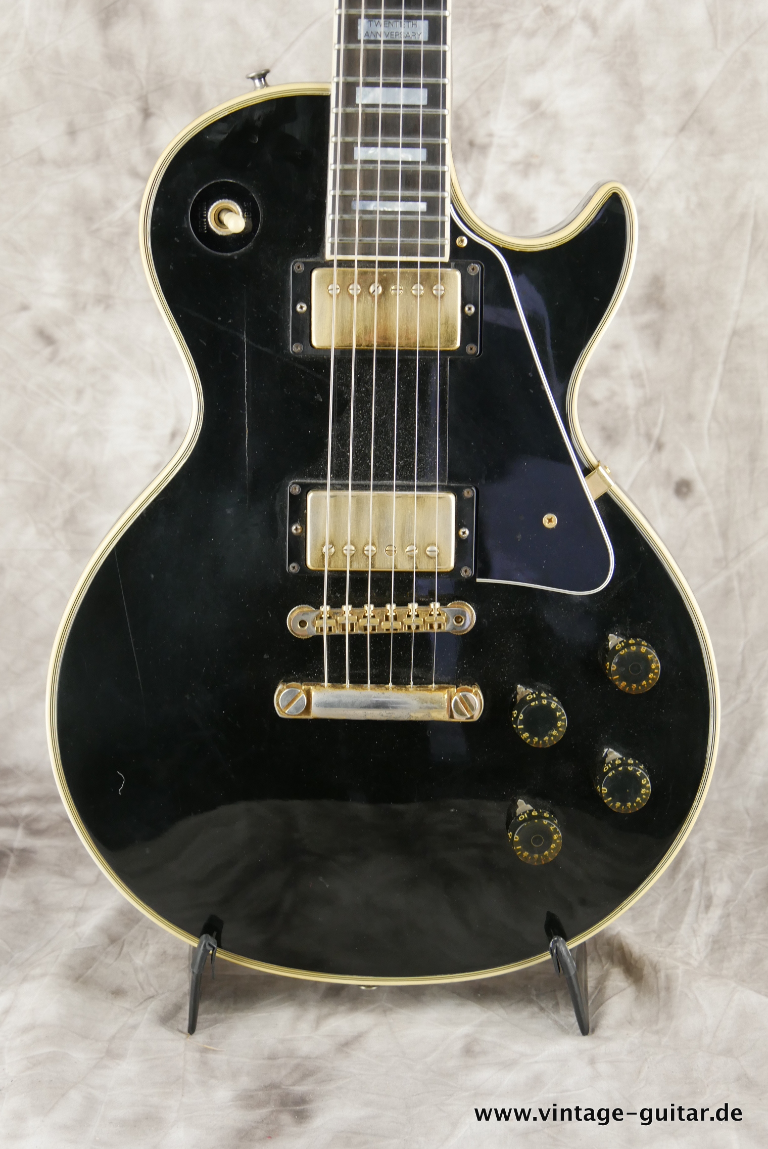 Gibson-Les-Paul-Custom-1974-black-002.JPG