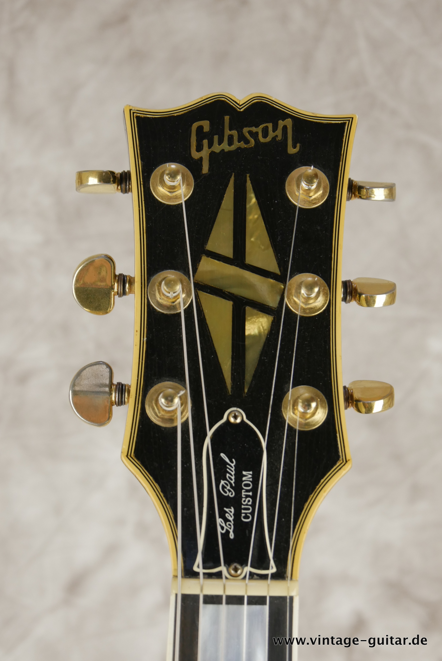 Gibson-Les-Paul-Custom-1974-black-003.JPG