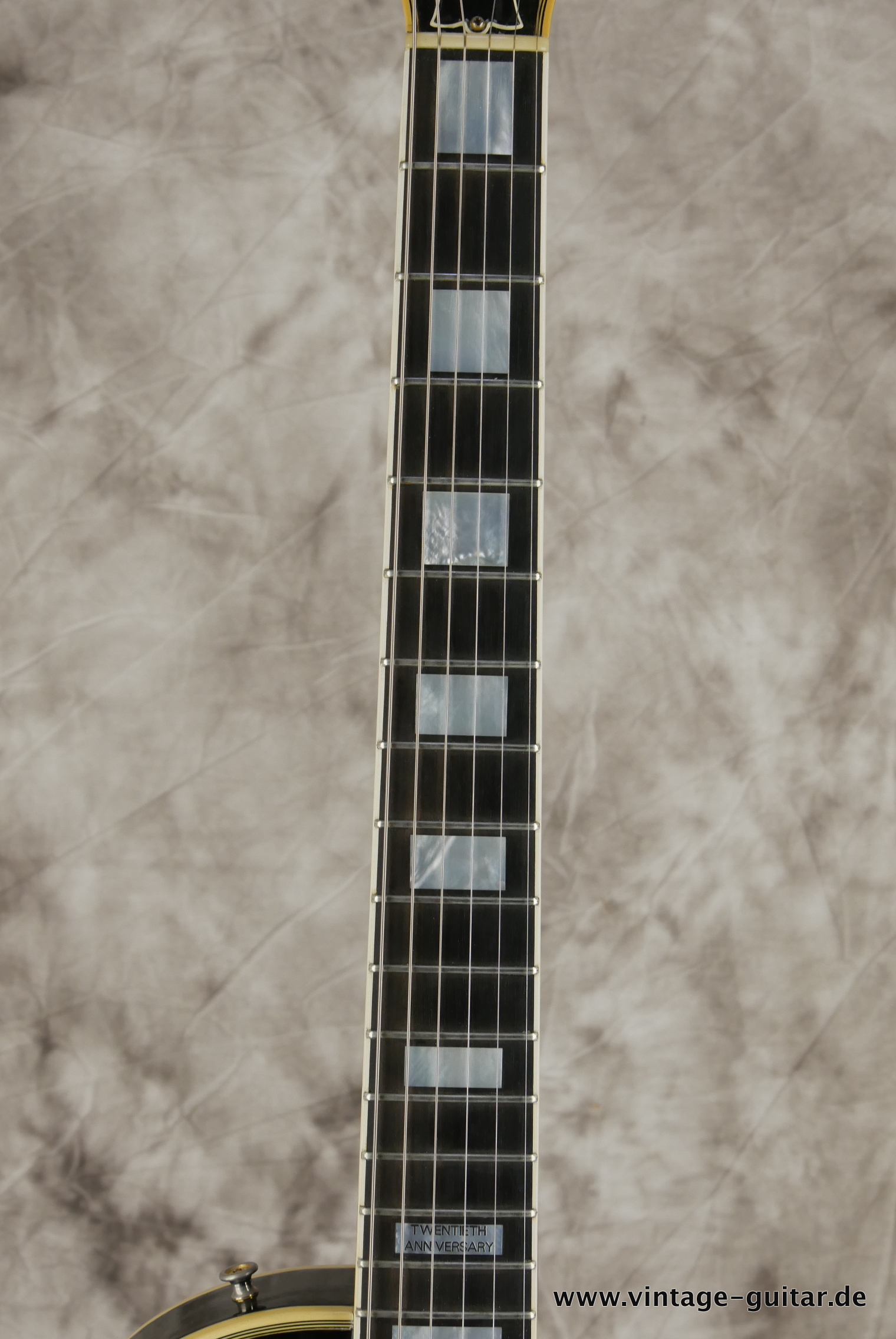 Gibson-Les-Paul-Custom-1974-black-008.JPG