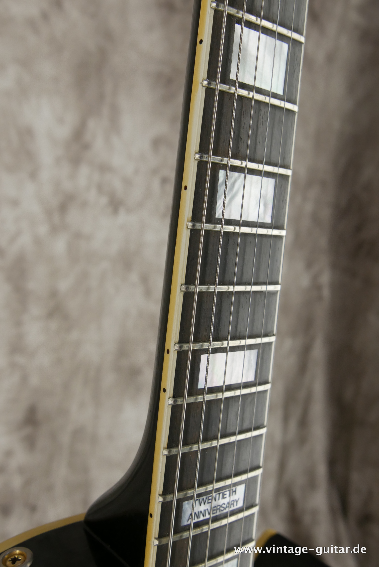 Gibson-Les-Paul-Custom-1974-black-010.JPG