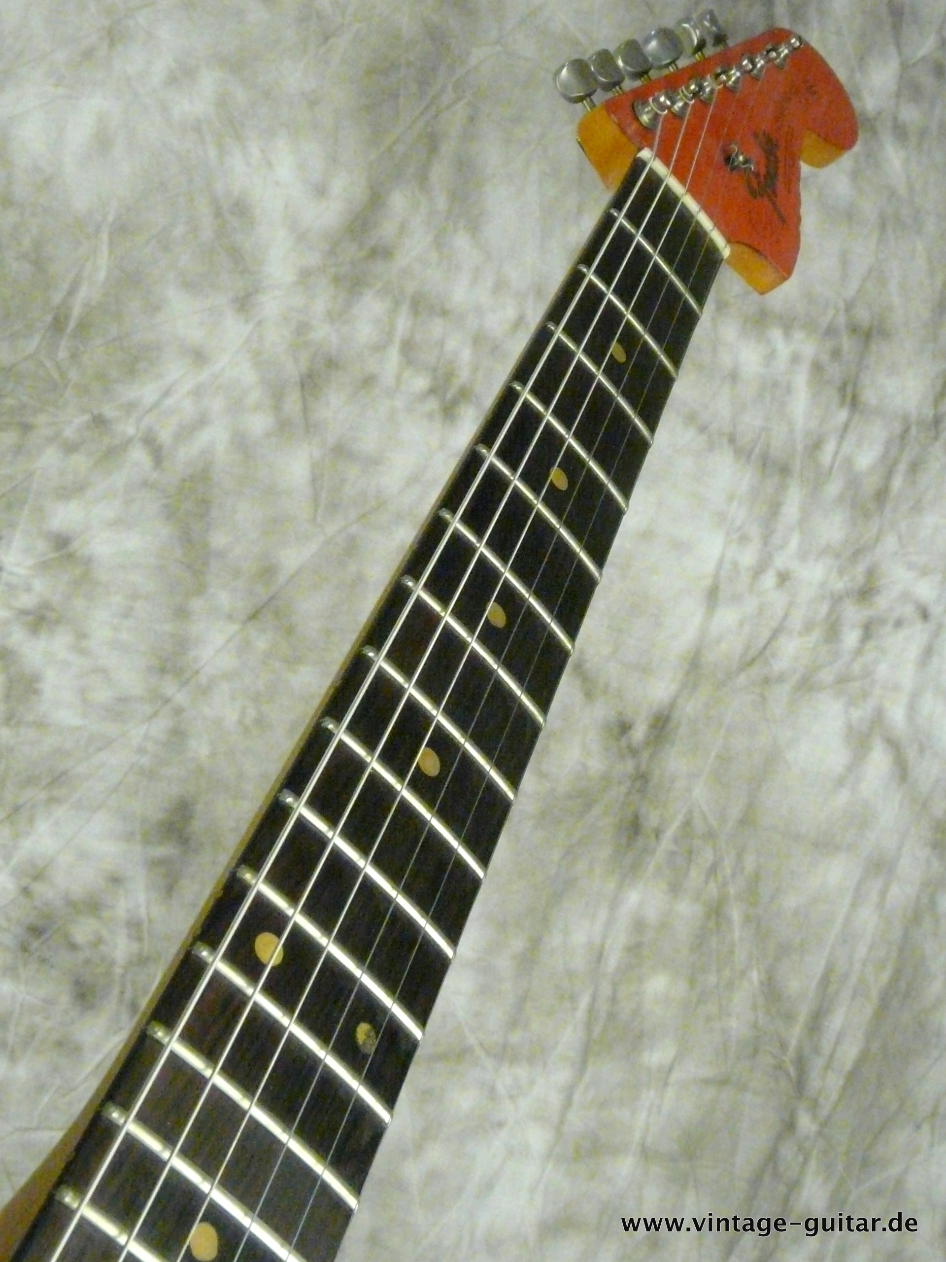 Fender-Jazzmaster-1964-refinished-fiesta-red-007.JPG